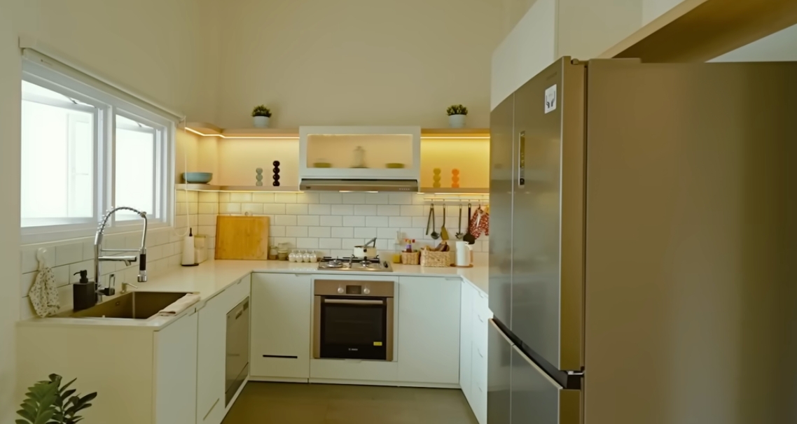 Strategi Pencahayaan Alami pada Rumah Tropis Modern