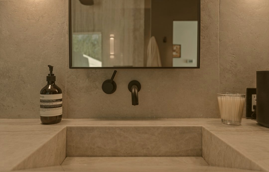 Desain Kamar Mandi Mewah dengan Budget Terjangkau